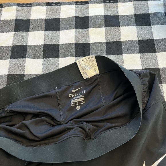 Nike Shorts - Picture 4 of 7